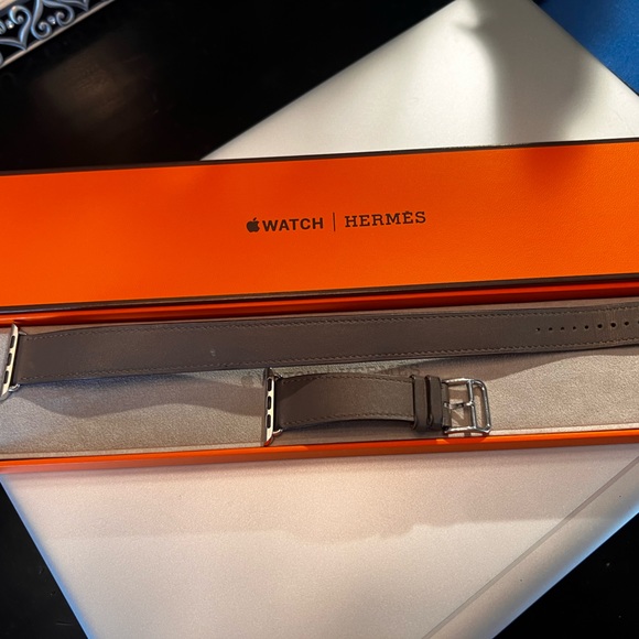 genuine Hermes | Grey Leather - Picture 1 of 5